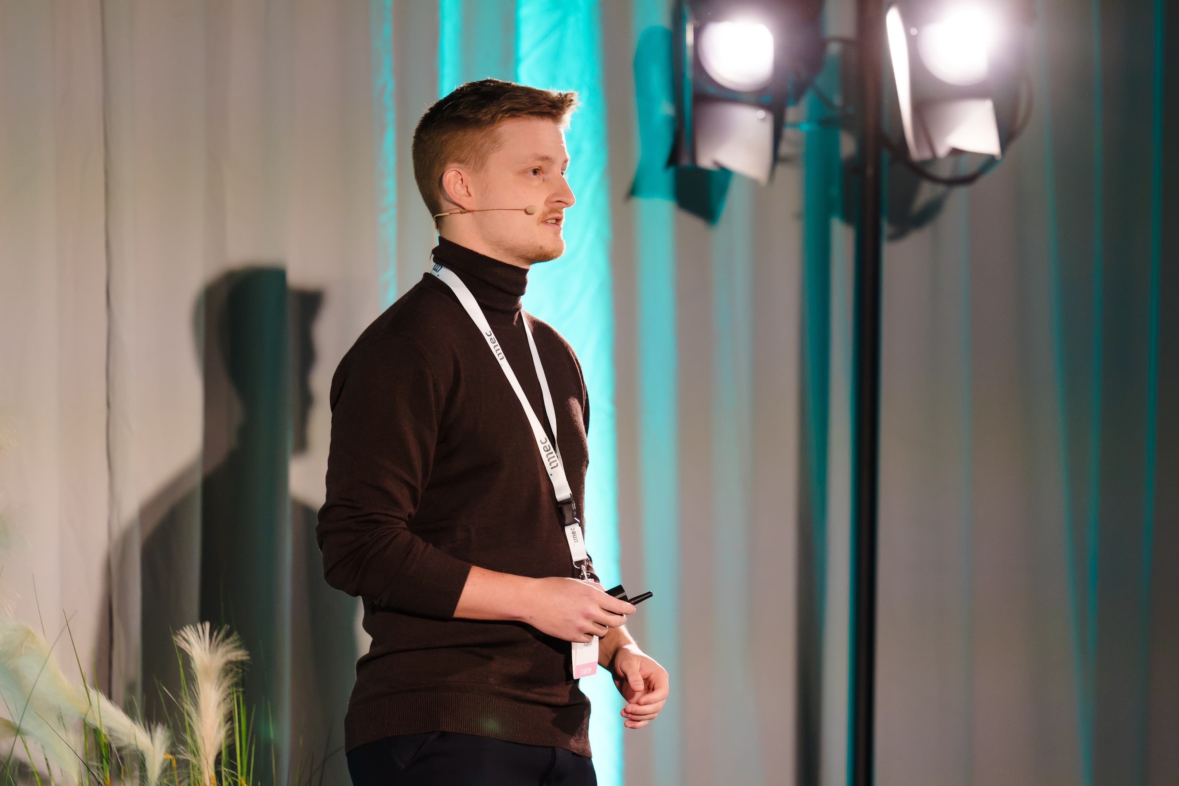 Maximilian Nols pitching at imec Investor Day